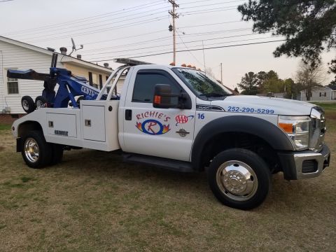 Richie's Roadside Assistance & Towing