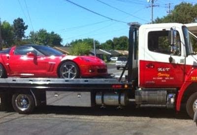 A & T Towing