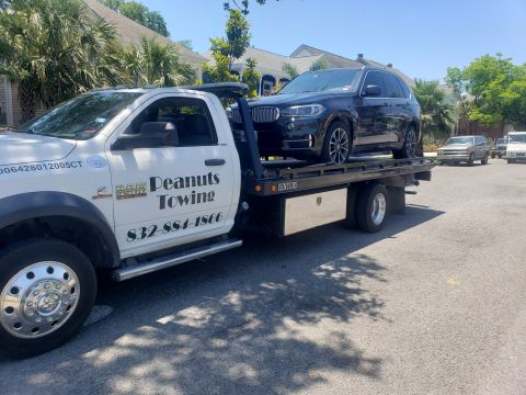 Peanuts Towing