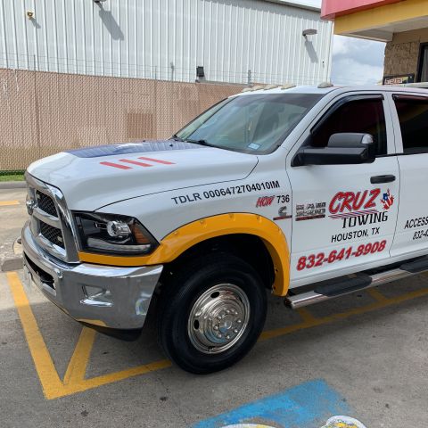 Cruz Towing