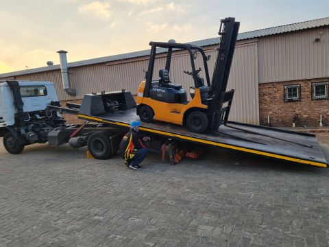 Thinus Towing and Recovery